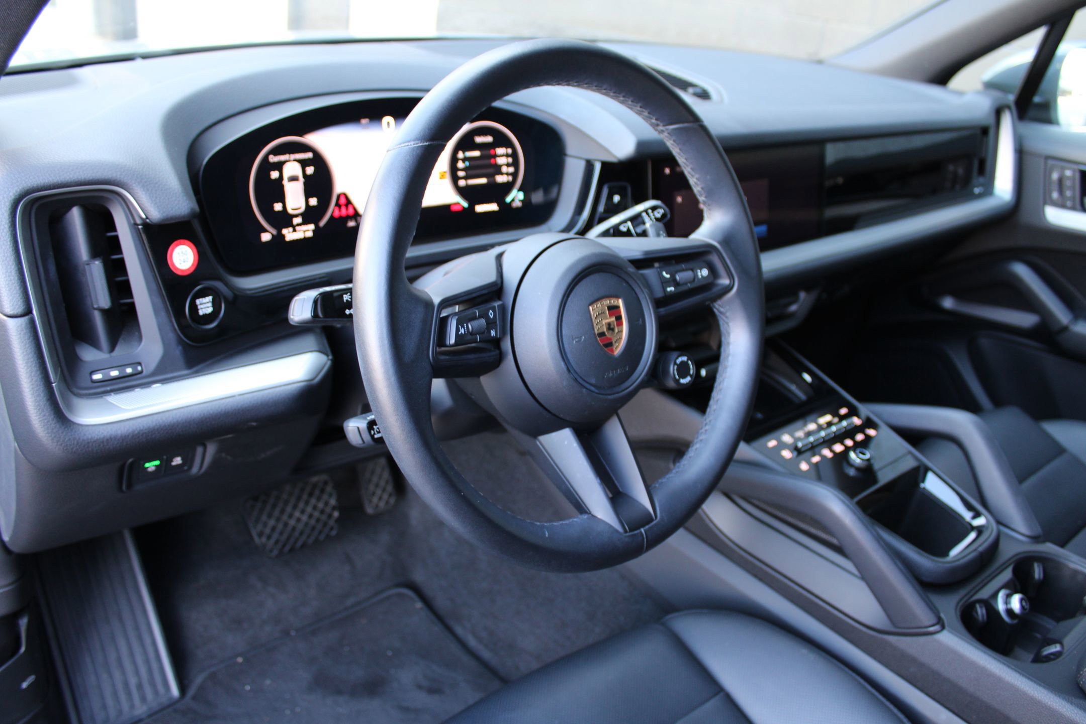 2024 Porsche Cayenne photo 4