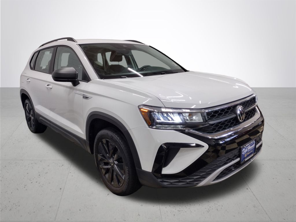 2022 Volkswagen Taos S photo 3