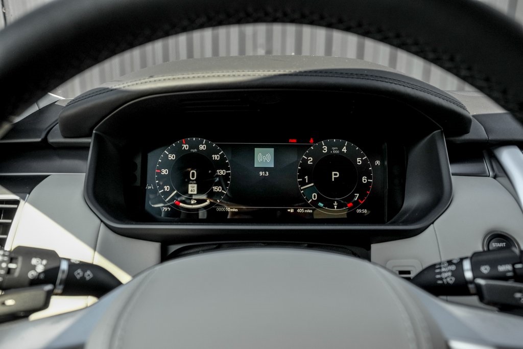 2025 Land Rover Discovery Metropolitan Edition photo 8