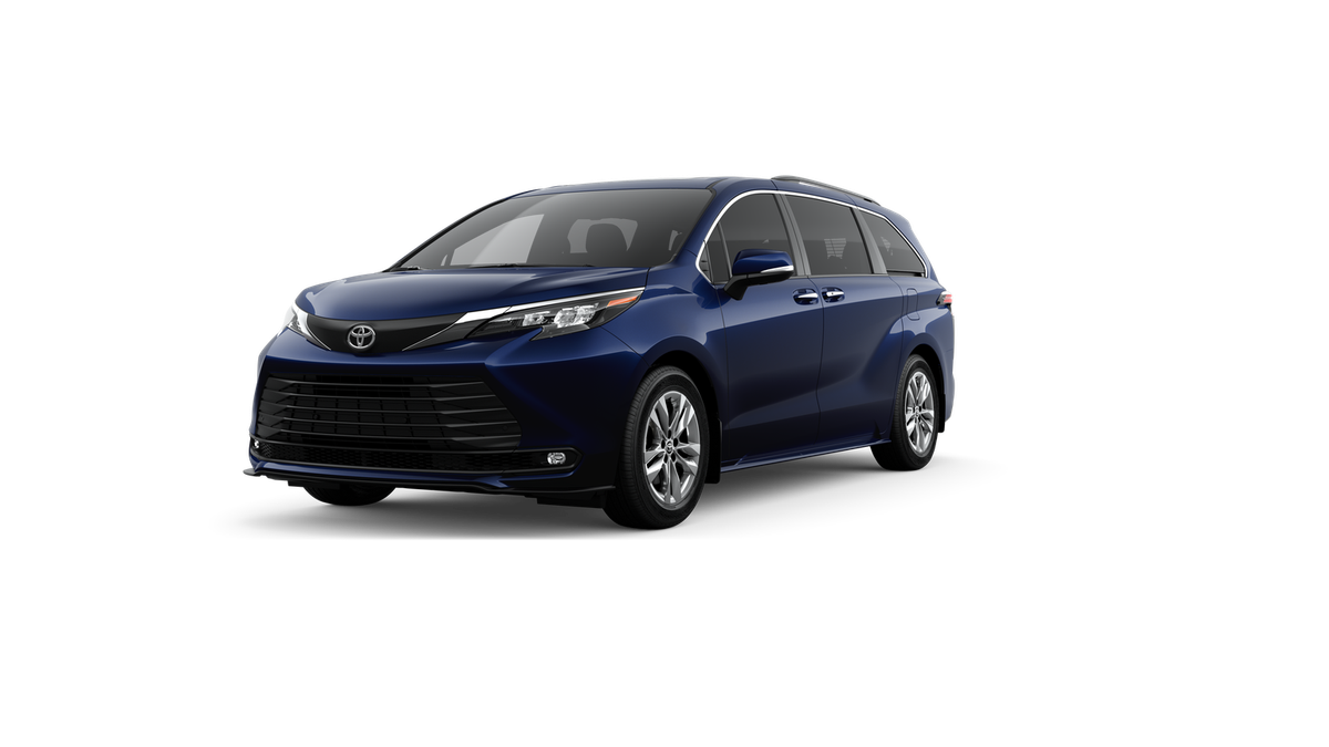 2026 Toyota Sienna XLE's photo