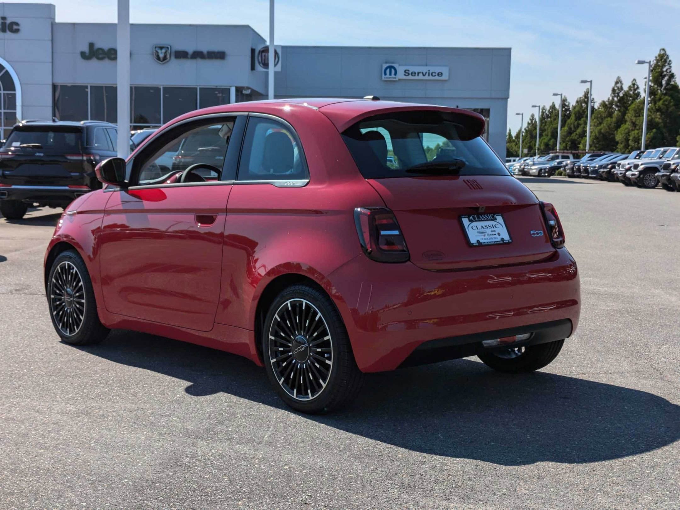 2024 Fiat 500e Red photo 19