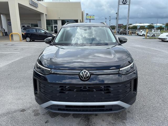 2025 Volkswagen Tiguan SE photo 2