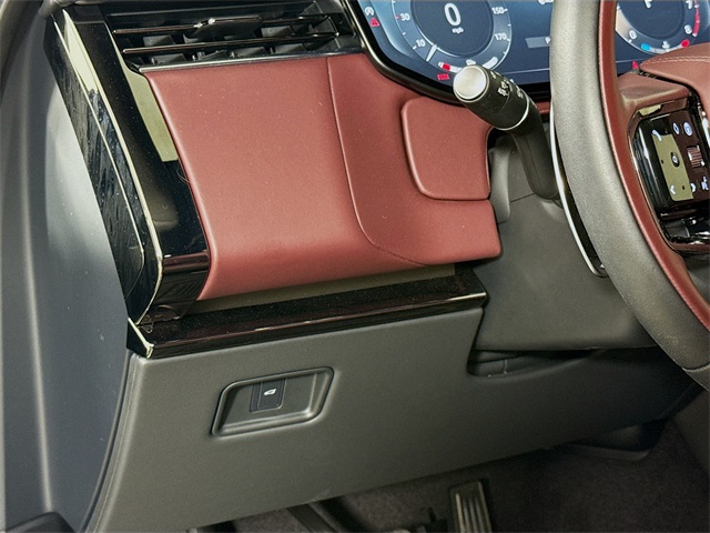 2025 Land Rover Range Rover Sport SE photo 9