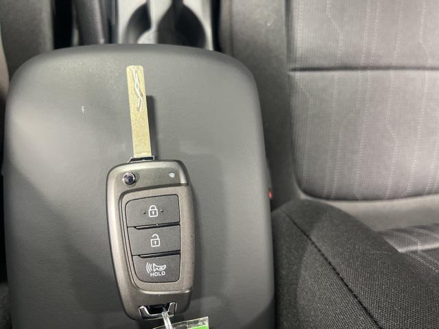 2026 Hyundai Venue SE photo 19