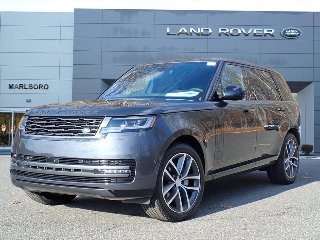 2025 Land Rover Range Rover SE's photo
