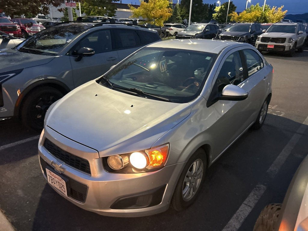 2013 Chevrolet Sonic LT photo 2