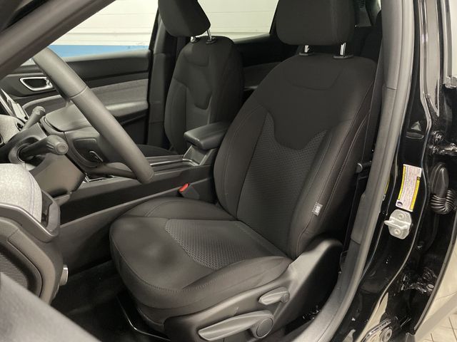 2025 Jeep Compass Sport photo 4