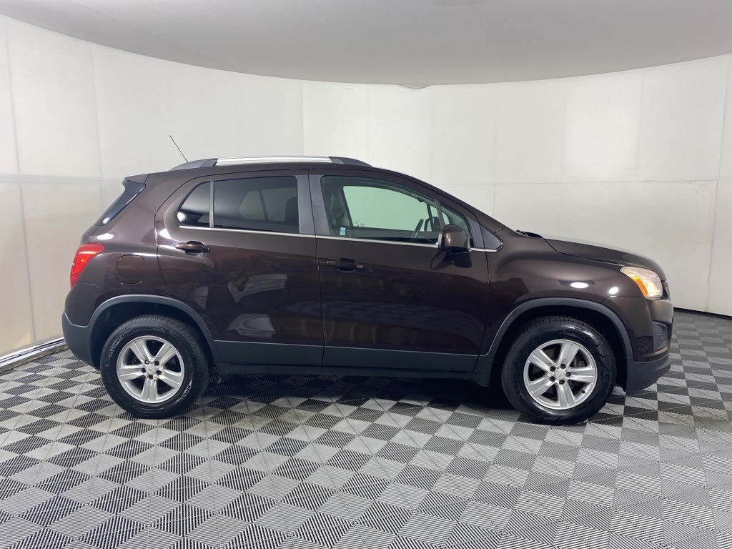 2015 Chevrolet Trax LT photo 2