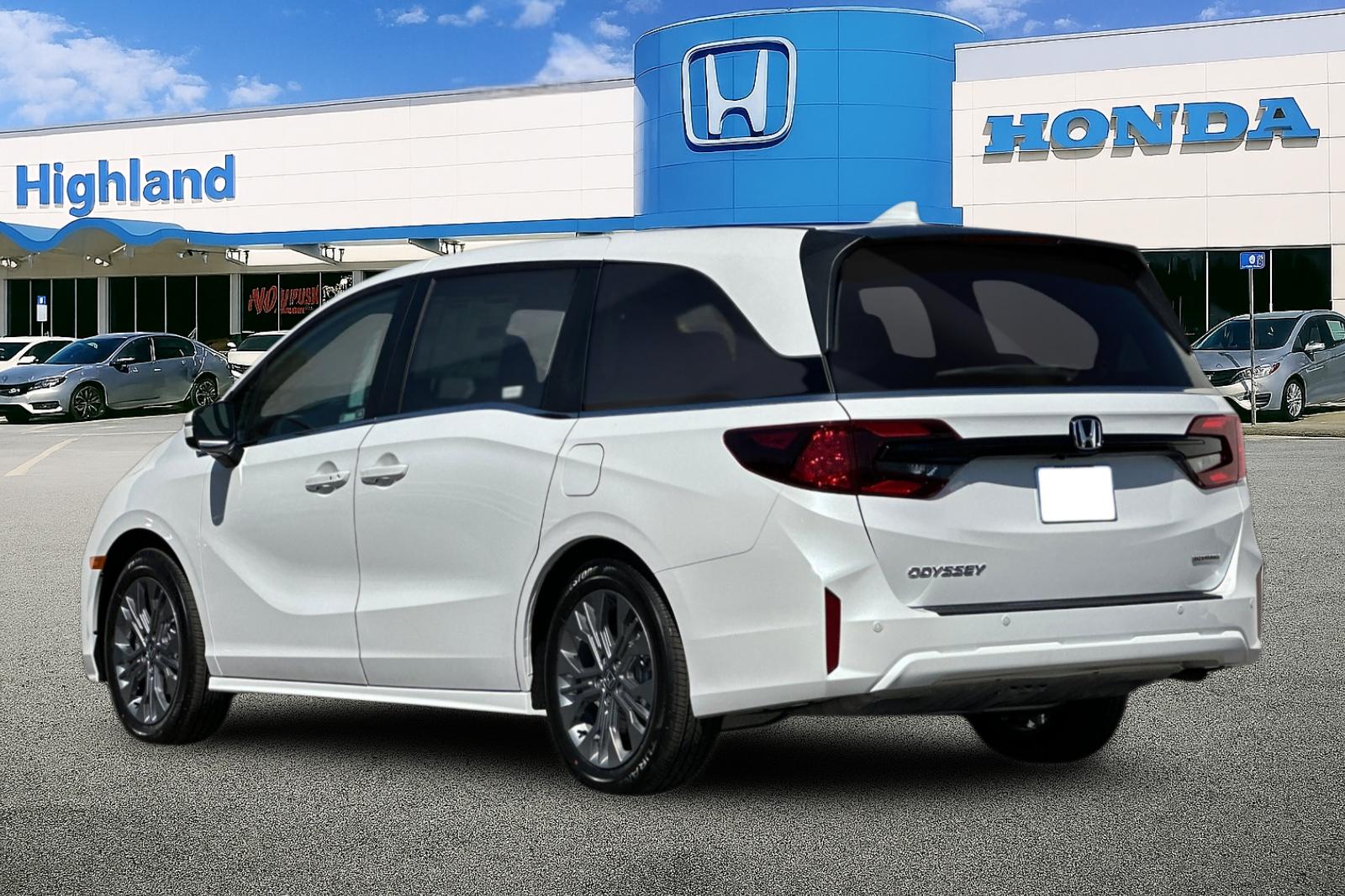 2026 Honda Odyssey Touring photo 3