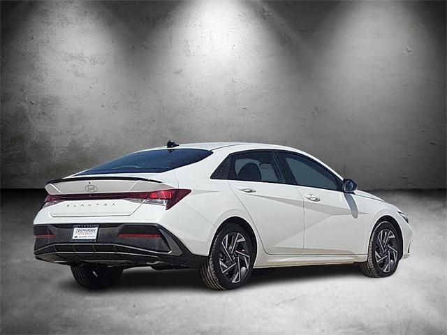 2025 Hyundai Elantra SEL Sport photo 5