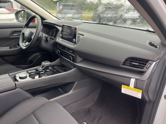 2025 Nissan Rogue S photo 20
