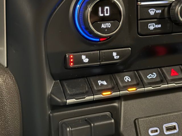 2020 Chevrolet Silverado 1500 RST photo 22