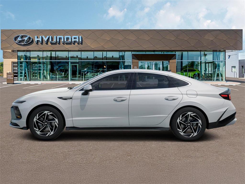 2026 Hyundai Sonata SEL Sport photo 2