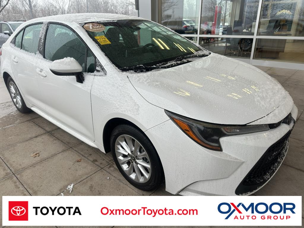2021 Toyota Corolla LE's photo