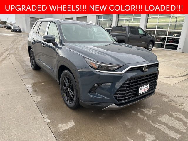 2026 Toyota Grand Highlander Platinum's photo