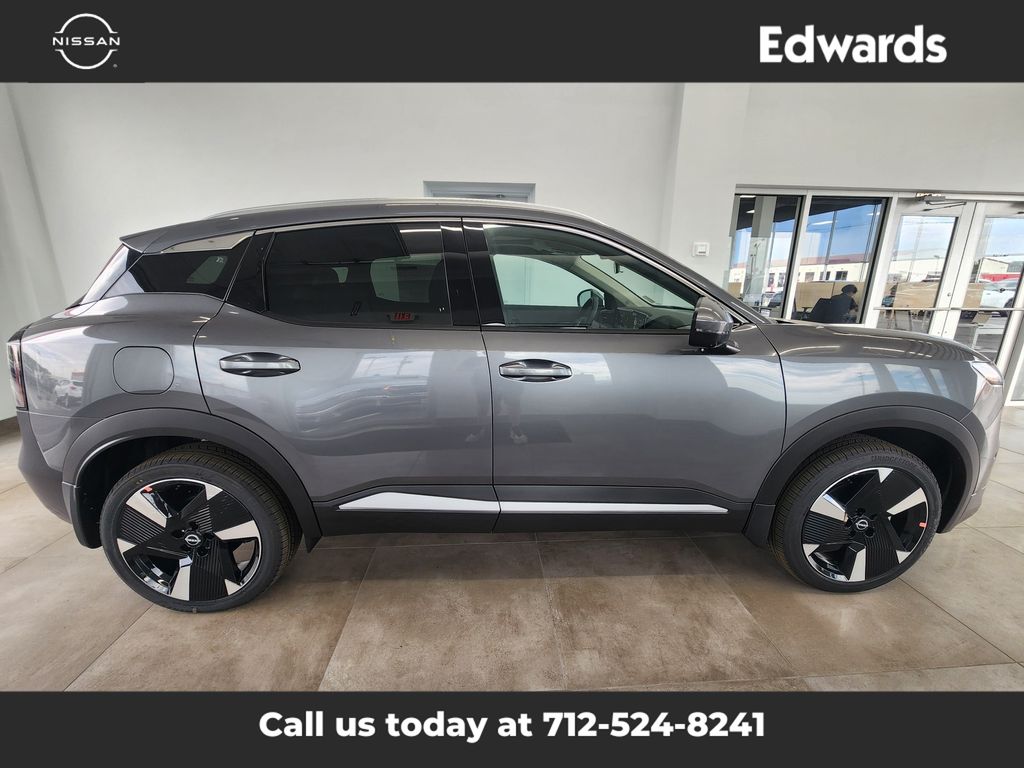 2025 Nissan Kicks SR AWD's photo