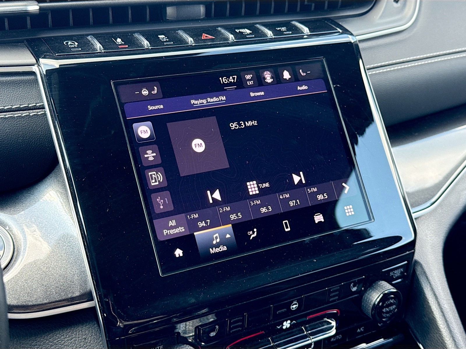 2022 Jeep Grand Cherokee Altitude photo 11