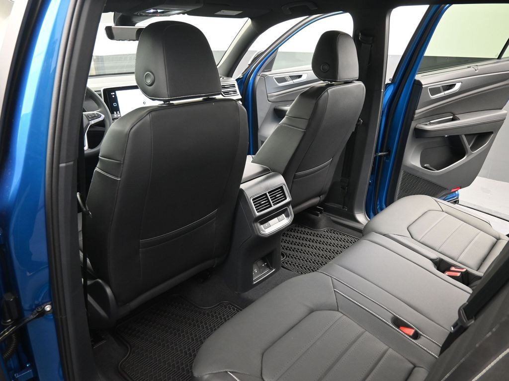 2025 Volkswagen Atlas Cross Sport SEL R-Line photo 36