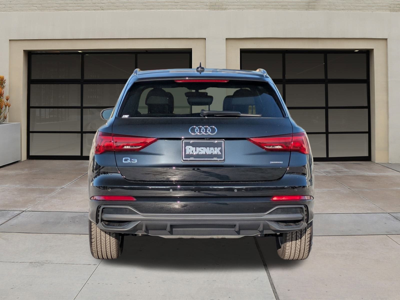 2025 Audi Q3 S line Premium photo 3
