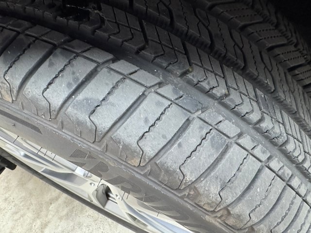 Certified Used 2024 Gray BMW xDrive40i image 29