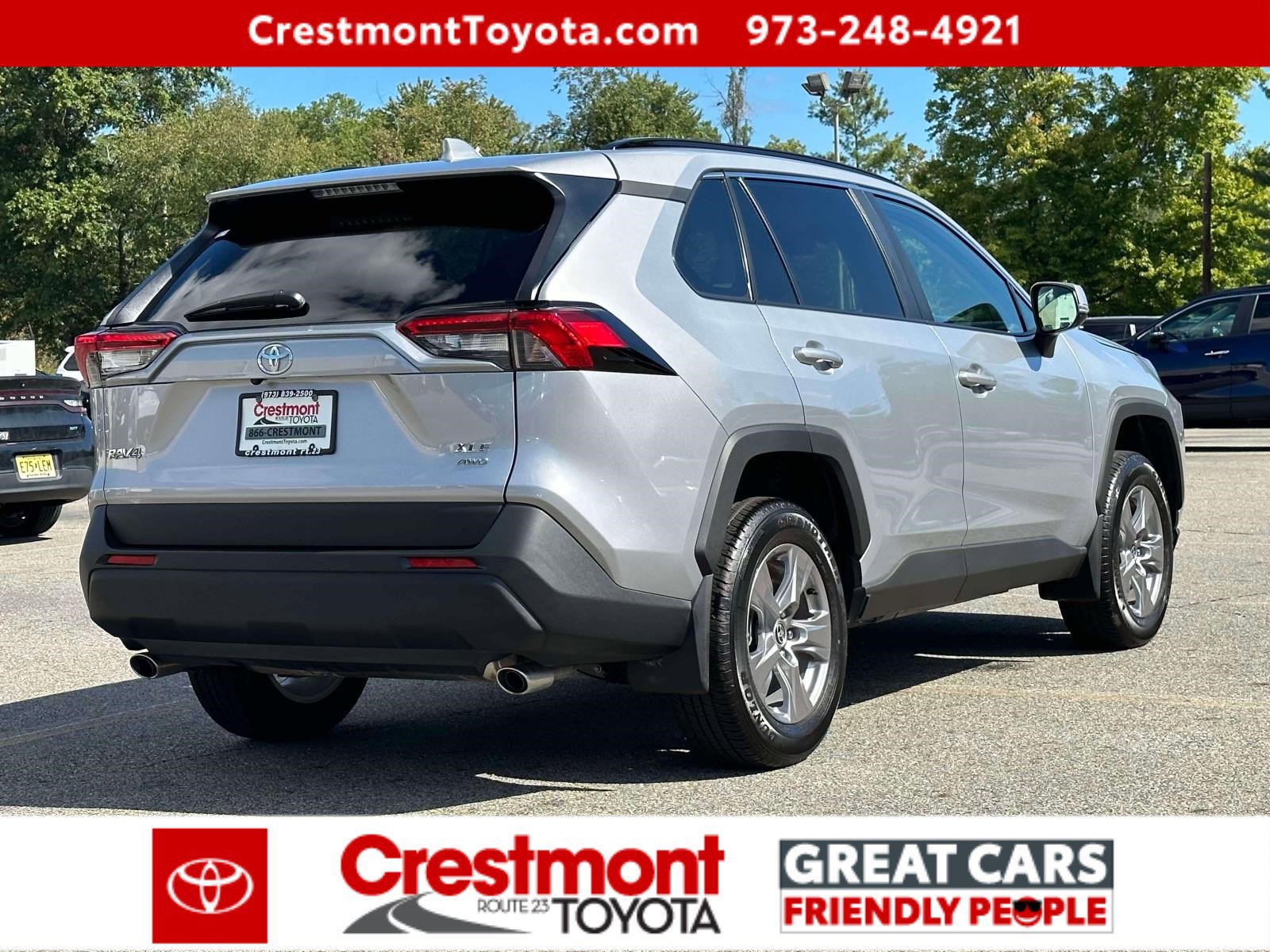 2024 Toyota RAV4 XLE photo 3