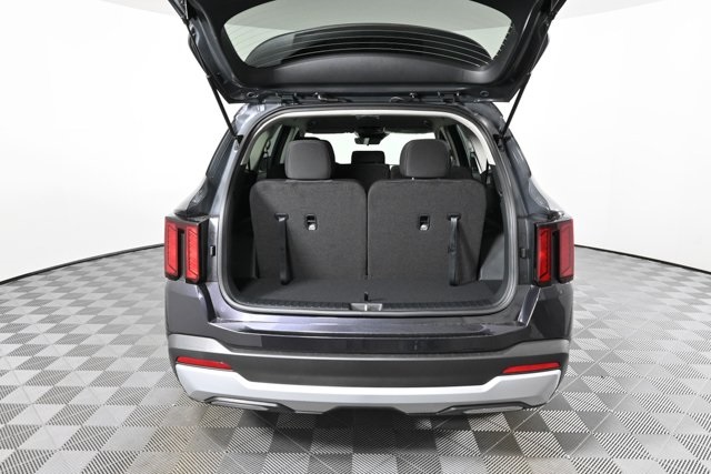 2026 Kia Sorento S photo 6