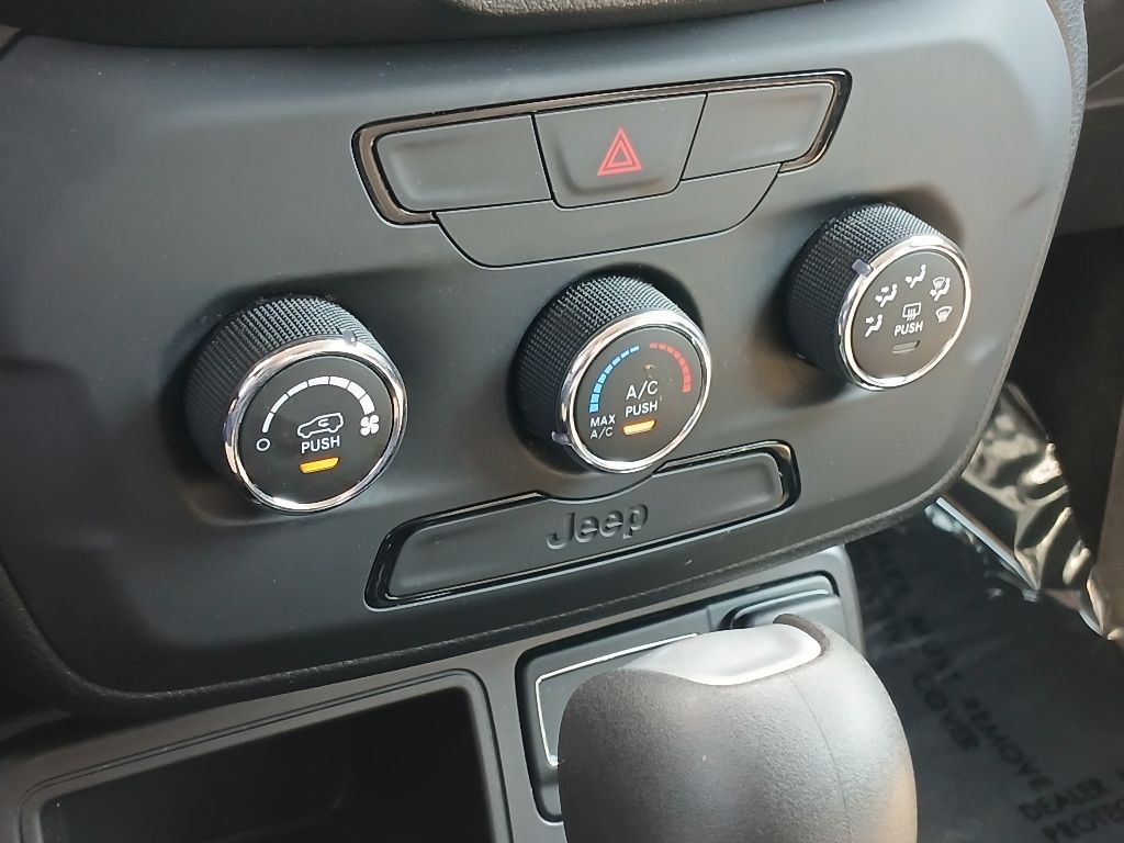 2019 Jeep Renegade Sport photo 18
