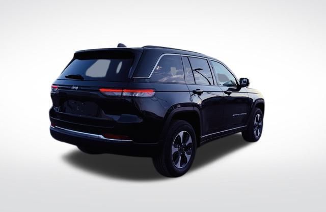 2024 Jeep Cherokee Limited 4xe photo 2