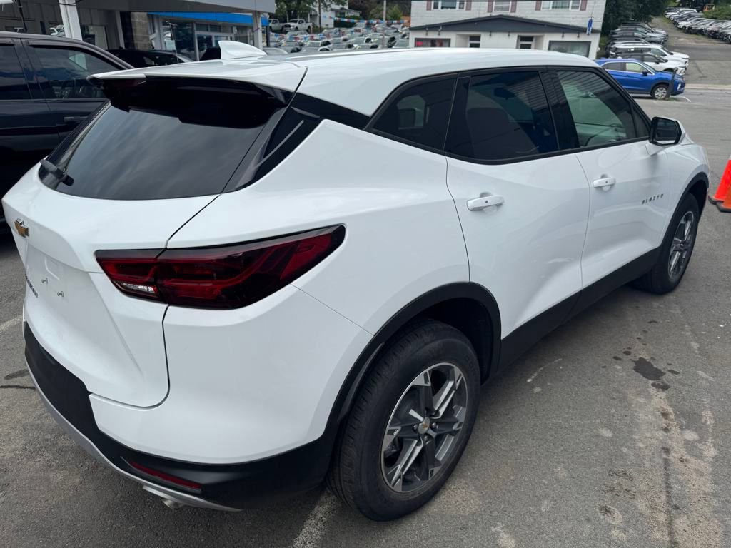 2025 Chevrolet Blazer 2LT photo 5