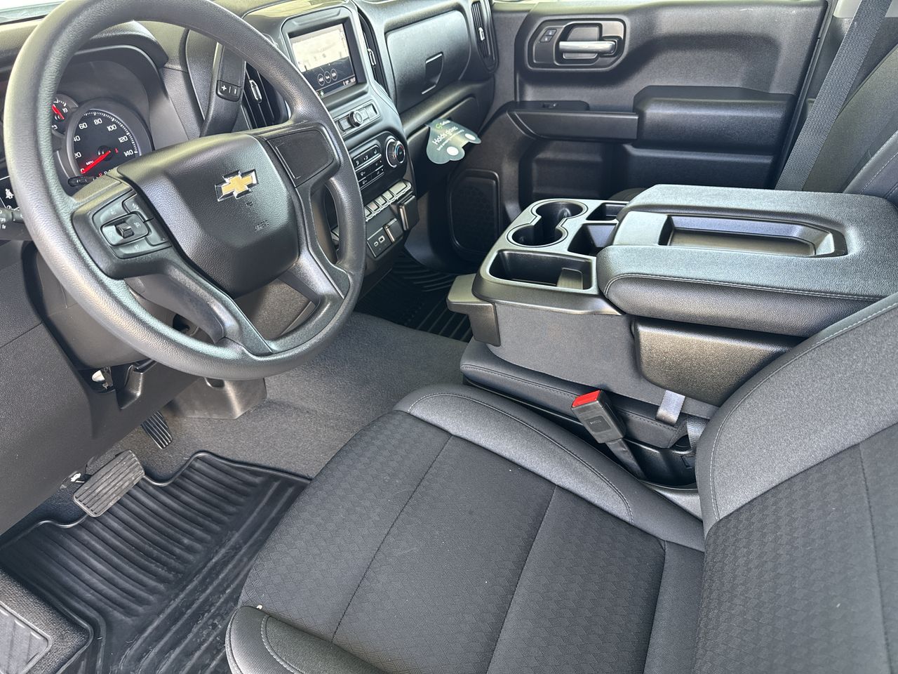 2025 Chevrolet Silverado 1500 Custom photo 12