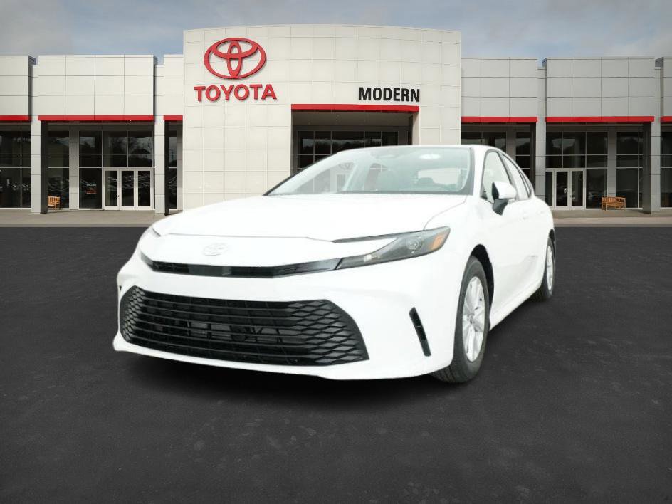 2025 Toyota Camry LE photo 4