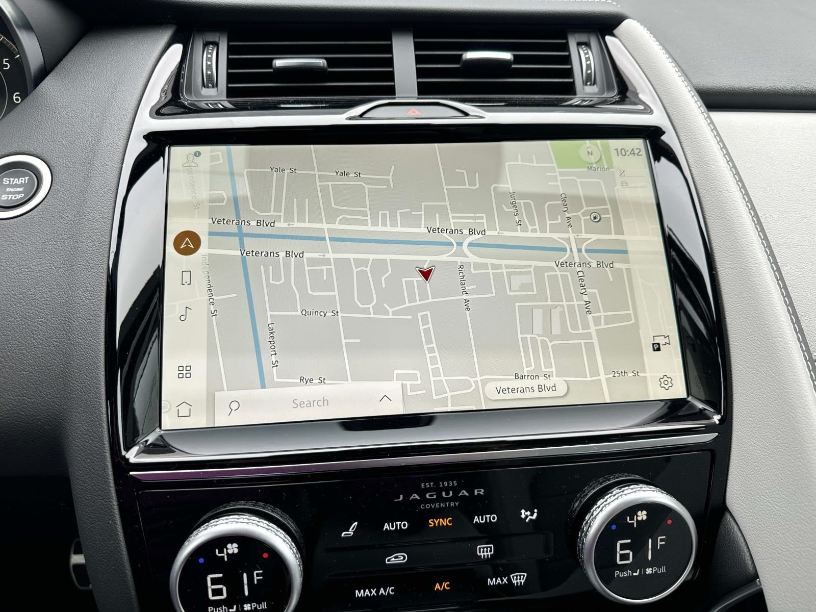 2024 Jaguar E-PACE R-Dynamic SE photo 11