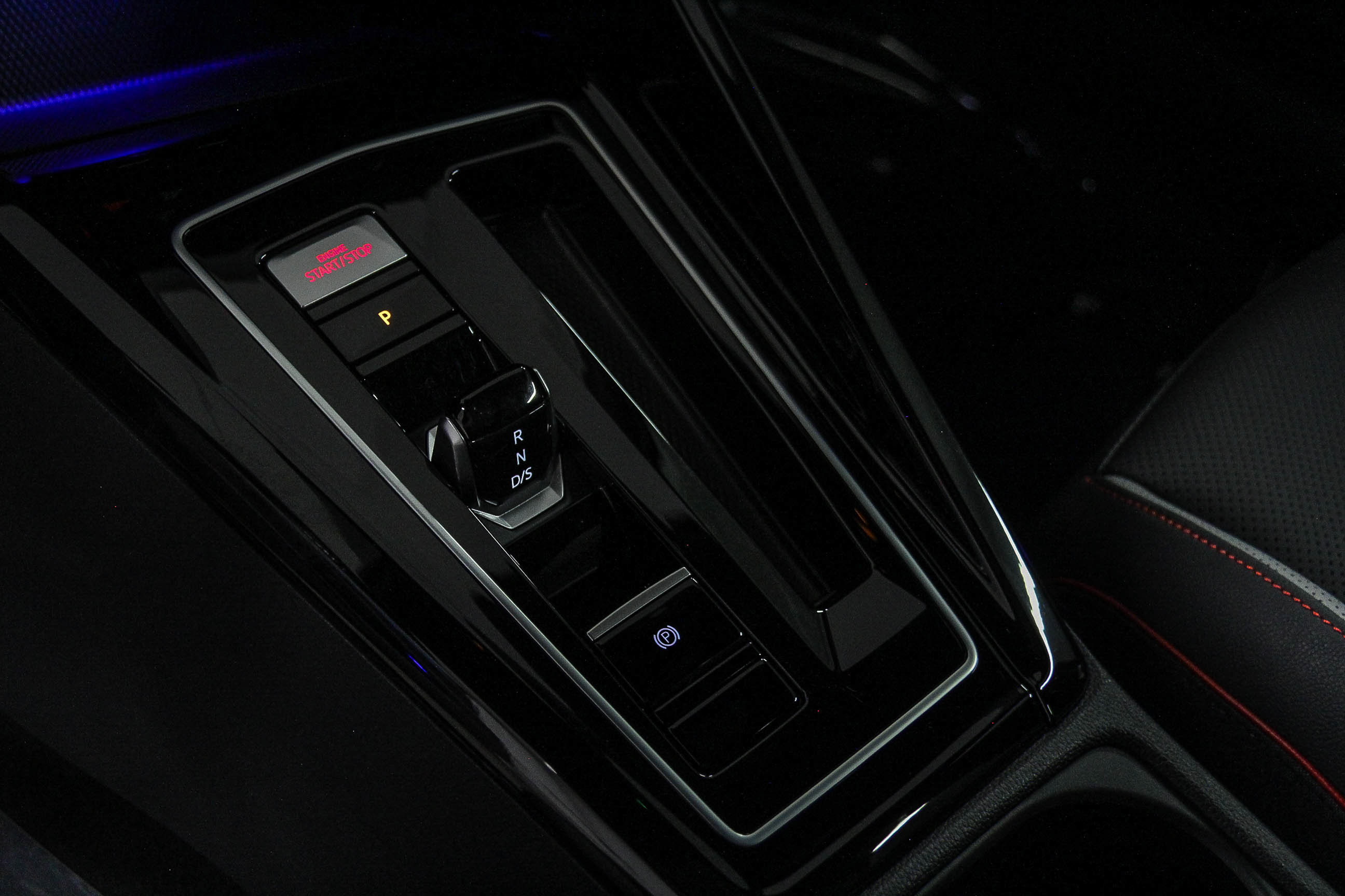 2024 Volkswagen Golf GTI SE photo 19