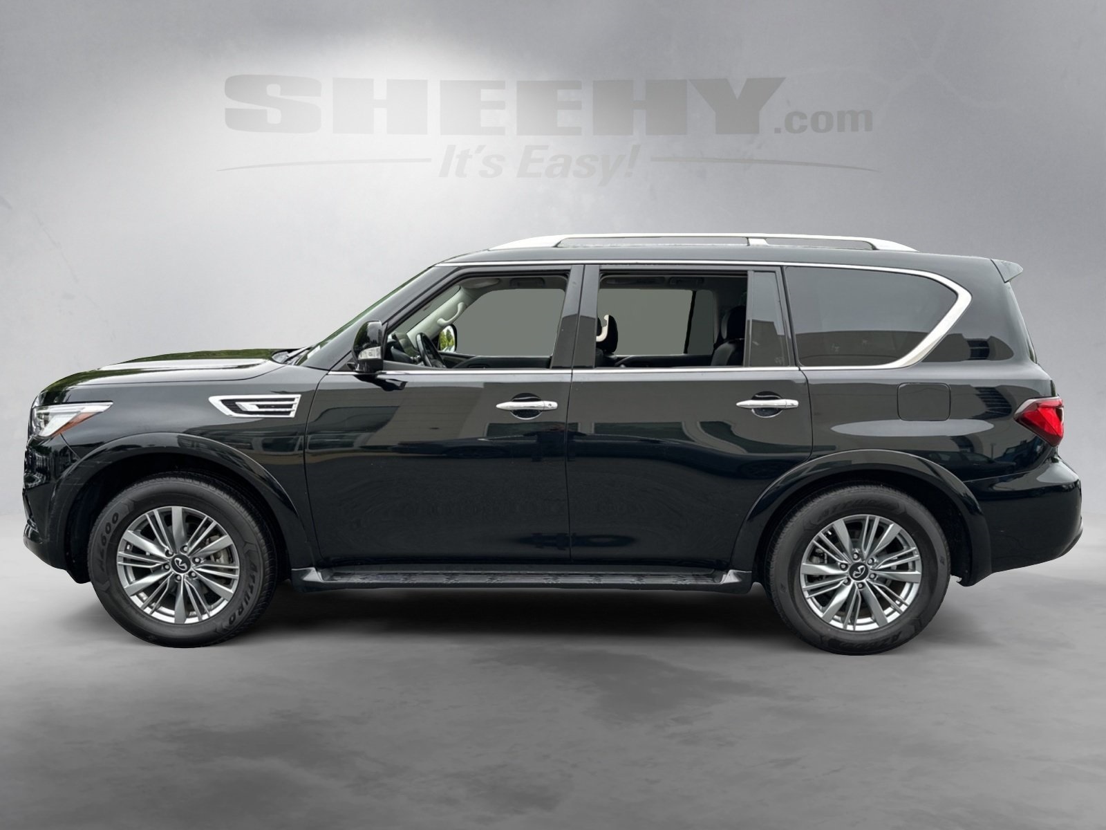 2022 Infiniti QX80 Luxe photo 4