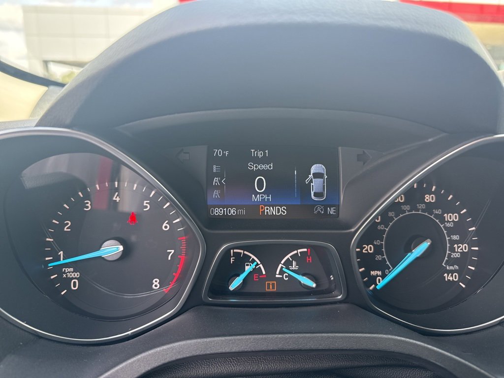 2019 Ford Escape Titanium photo 2