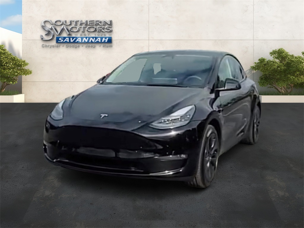 2025 Tesla Model Y Long Range photo 36