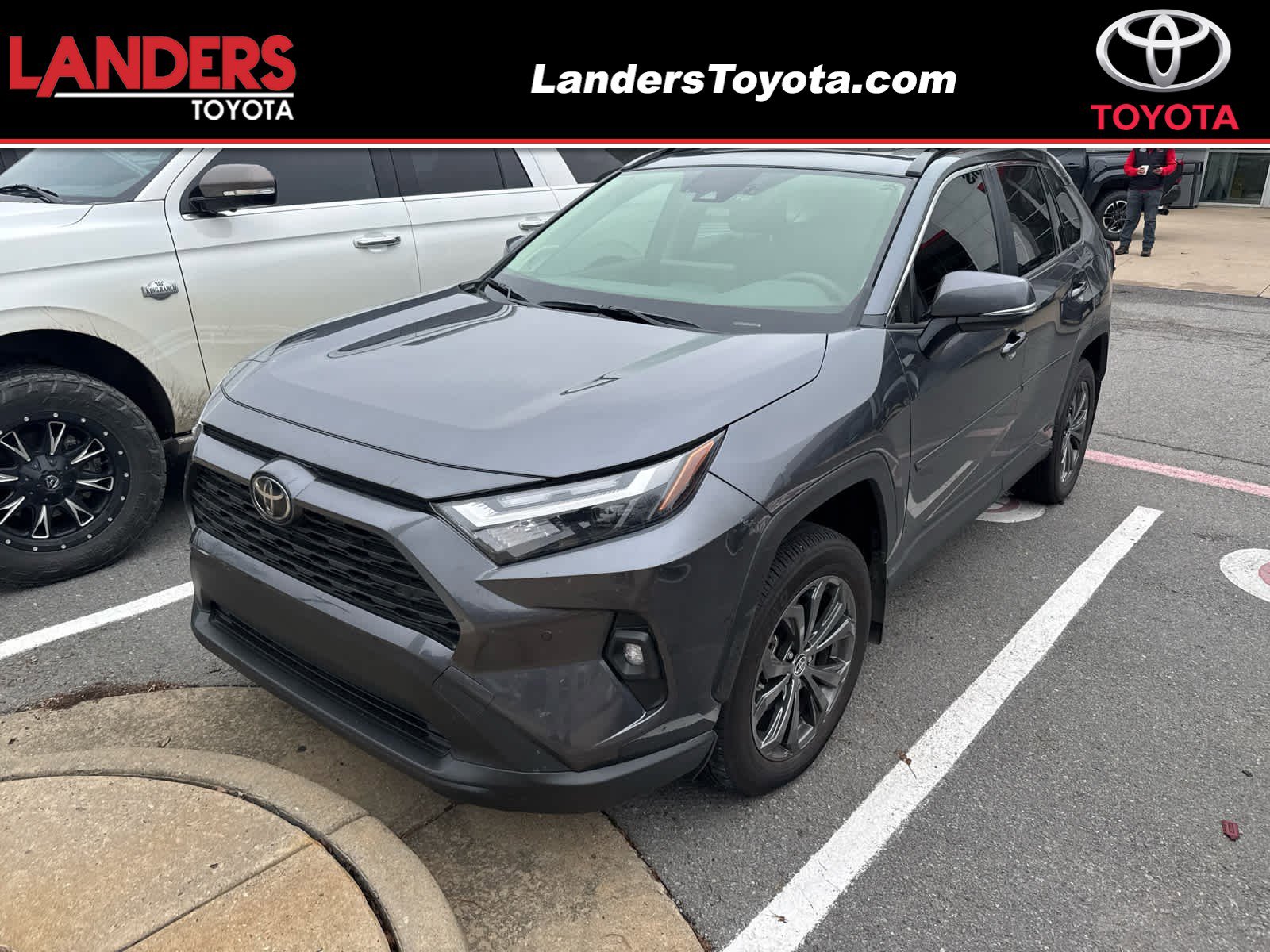 2025 Toyota RAV4 XLE Premium's photo