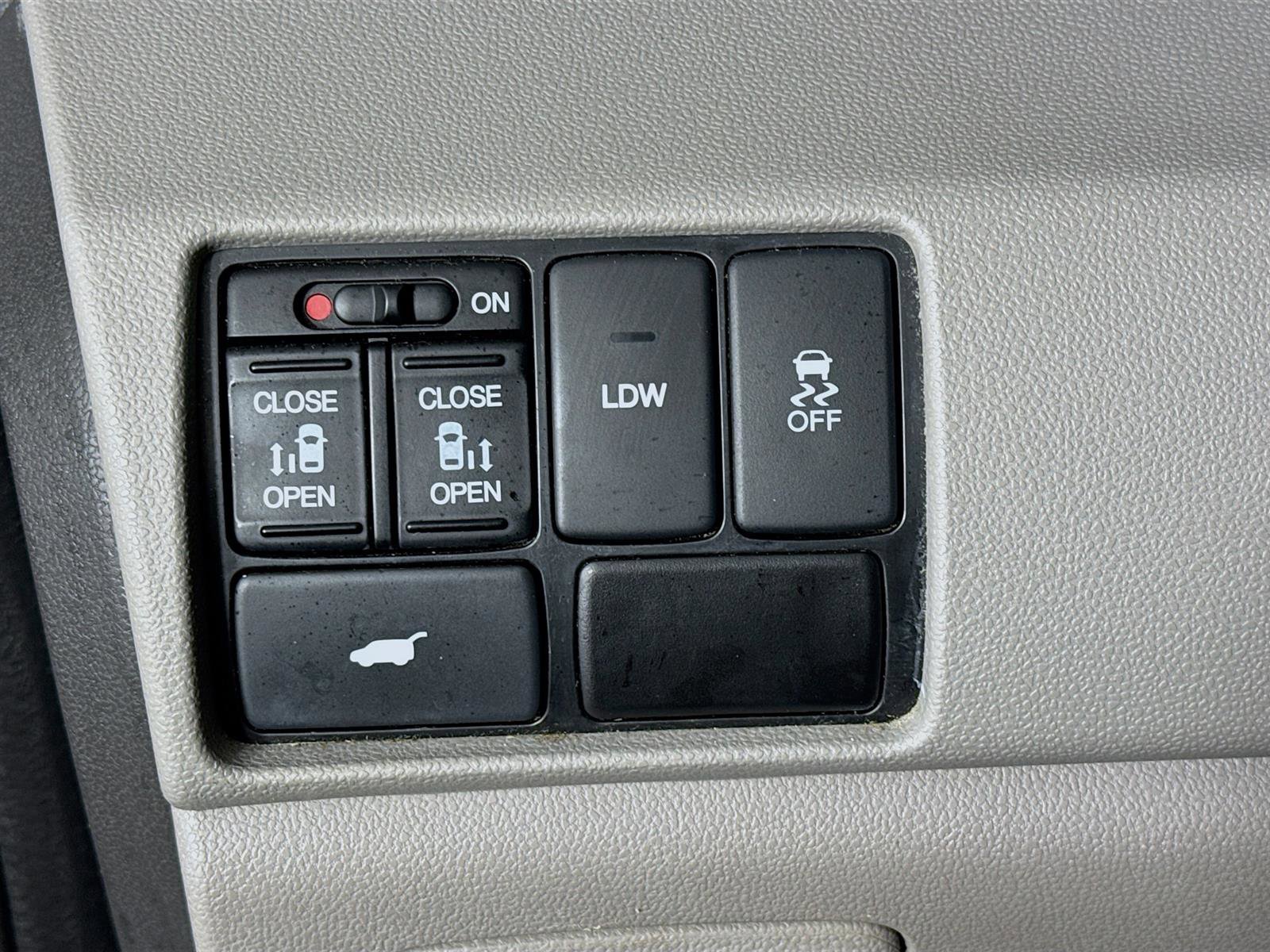 2016 Honda Odyssey EX-L photo 10