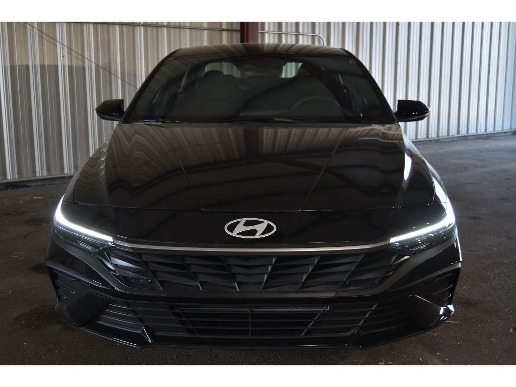 2025 Hyundai Elantra SEL Sport photo 8