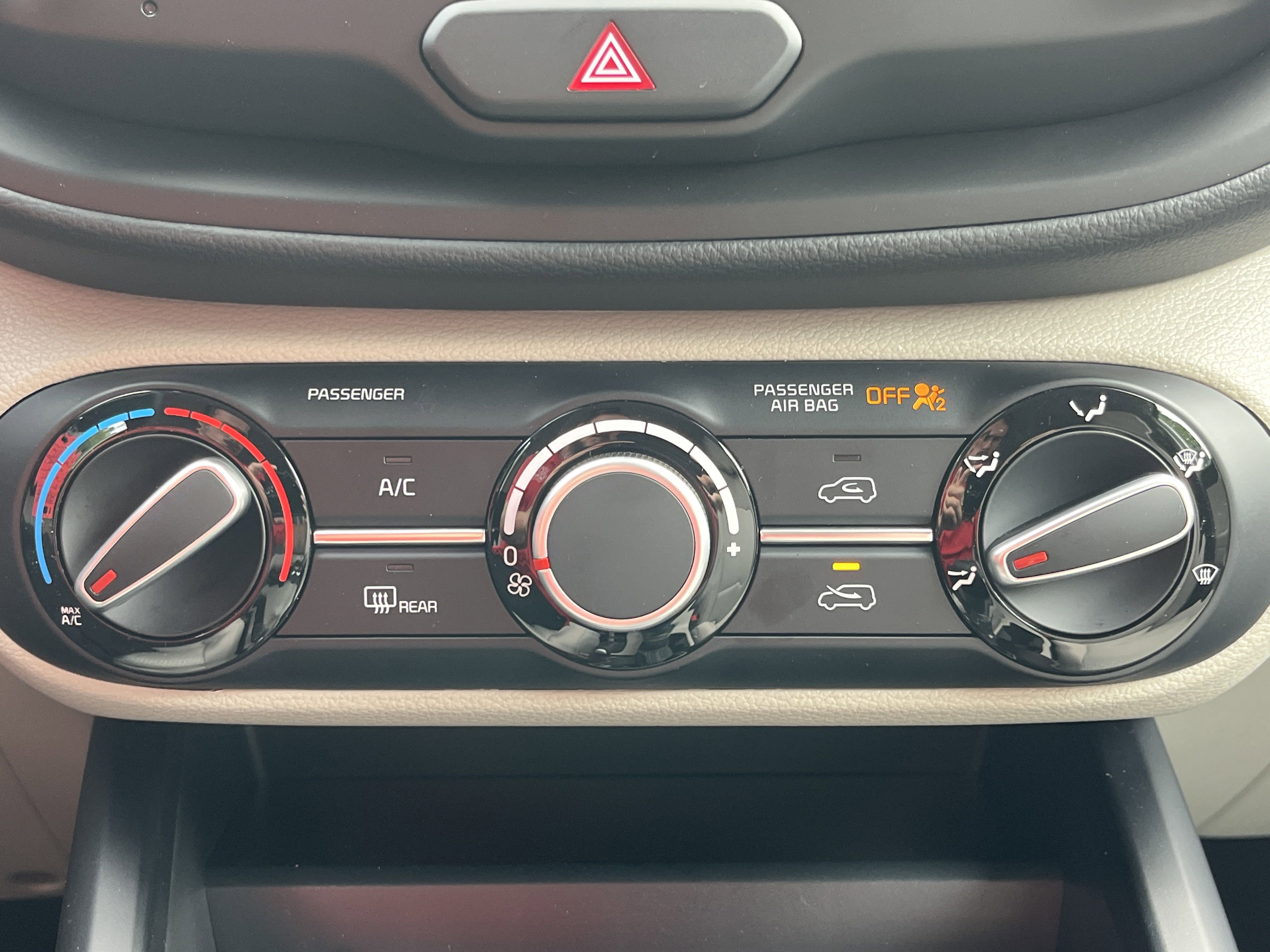 2025 Kia Soul LX photo 4