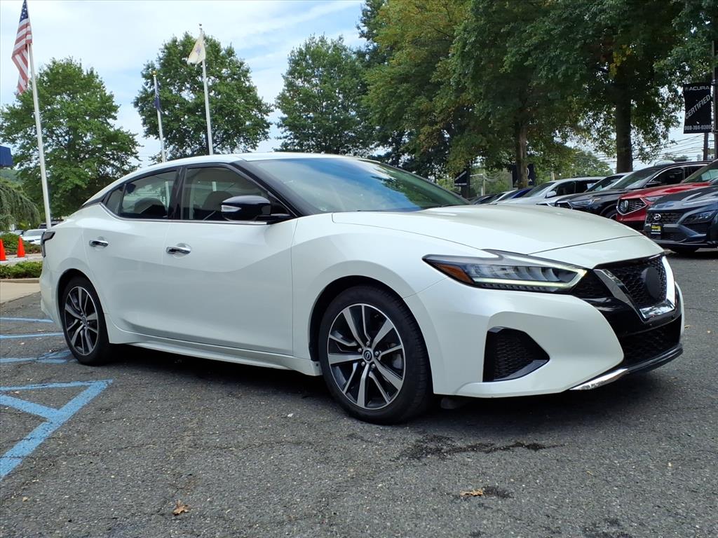 2023 Nissan Maxima SV photo 3