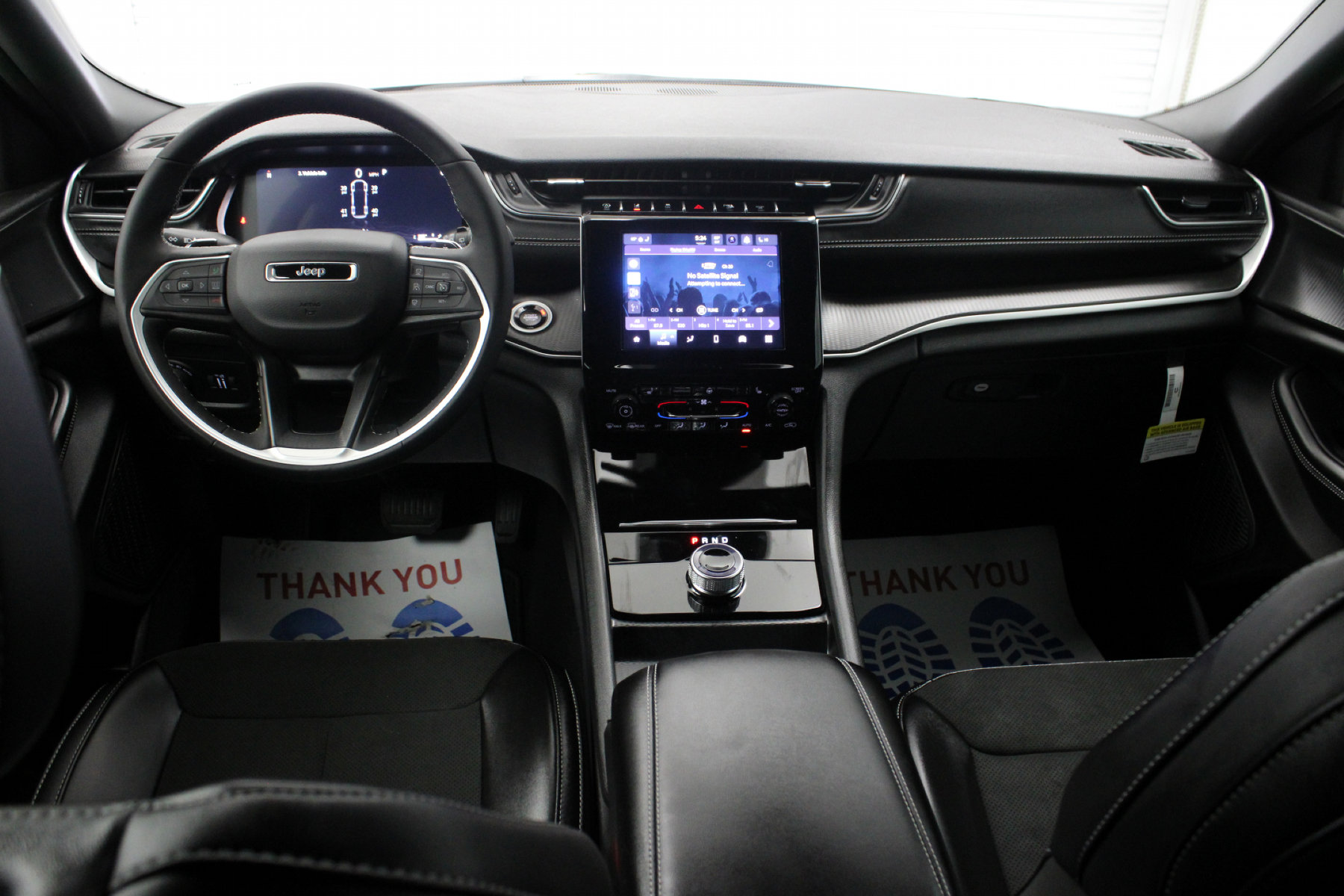 2025 Jeep Grand Cherokee Altitude photo 2