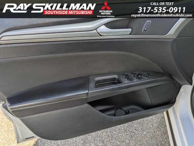 2020 Ford Fusion SE photo 17