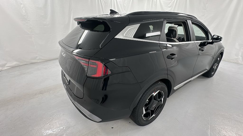 2026 Kia Sportage EX photo 2