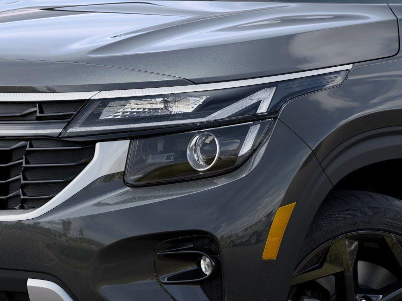 2026 Kia Seltos EX photo 2