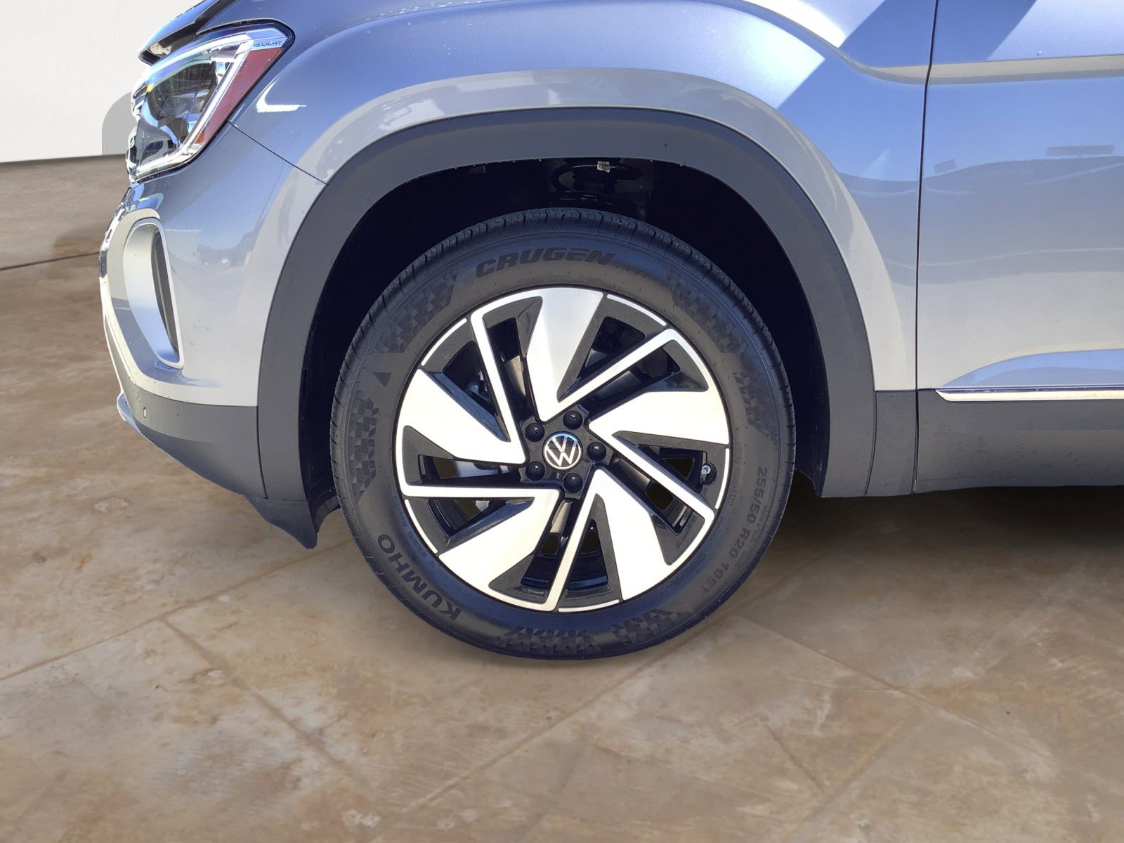 2025 Volkswagen Atlas SEL photo 8
