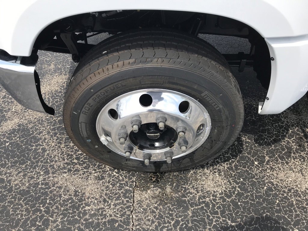 2024 Chevrolet Silverado 4500HD Work Truck photo 3