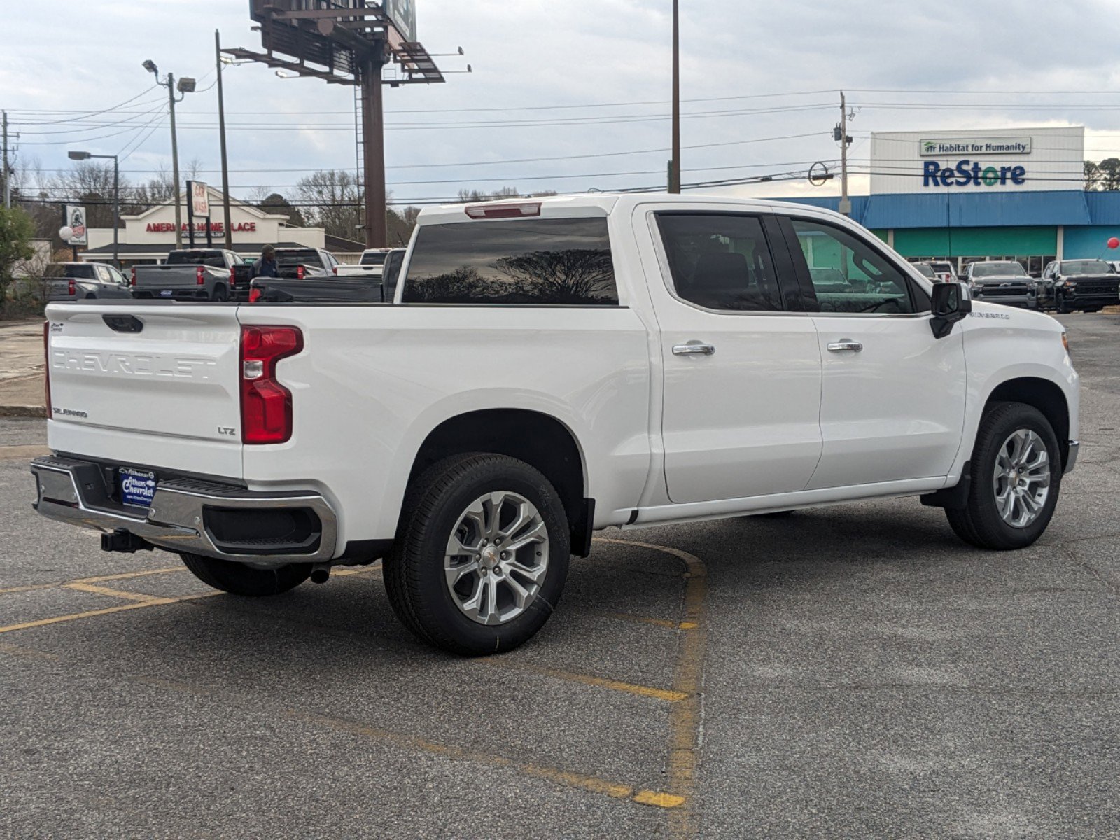 2025 Chevrolet Silverado 1500 LTZ photo 4