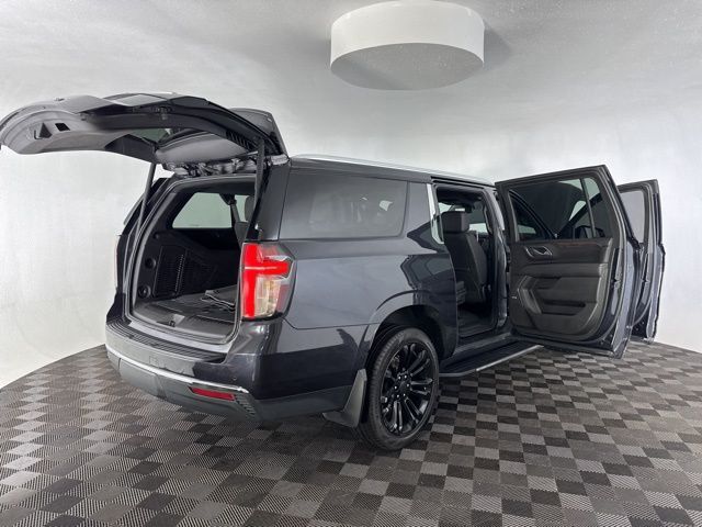 2022 Chevrolet Suburban LT photo 11