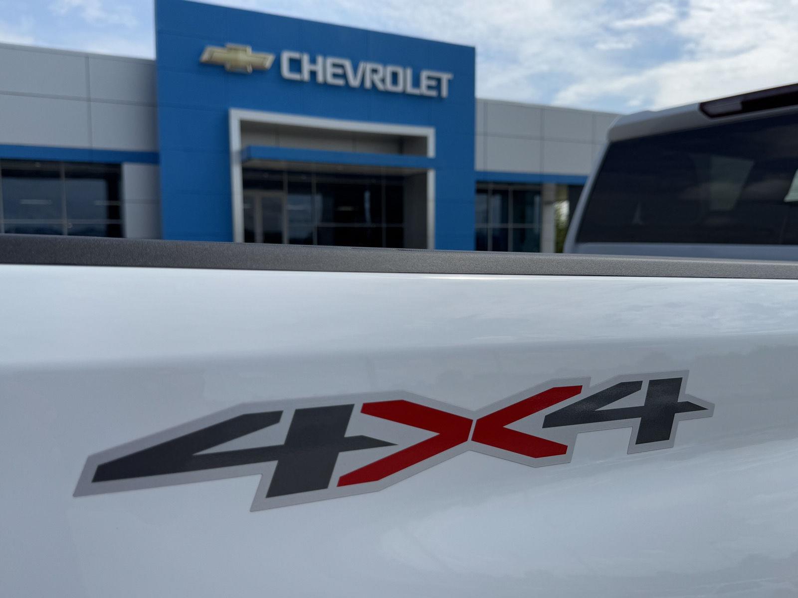 2025 Chevrolet Silverado 2500HD Custom photo 35
